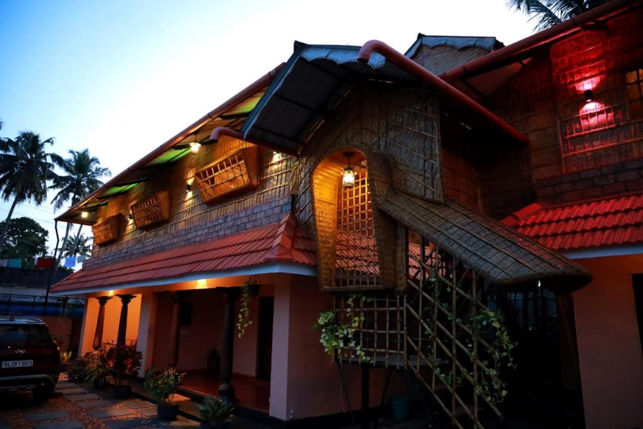 Canalview Private Cottage Azhikkal Ayiram Thengu Panmana Dış mekan fotoğraf